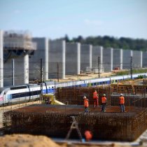 passage TGV - construction de l'estacade de Poitiers - LISEA - COSEA - rails - SNCF - Alain Montaufier Photographe 86