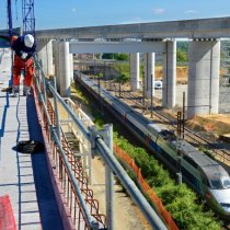 TGV et construction d'un ouvrage d'art - nouvelle ligne à grande vitesse Sud Europe Atlantique - estacade de Poitiers -  photo Alain Montaufier